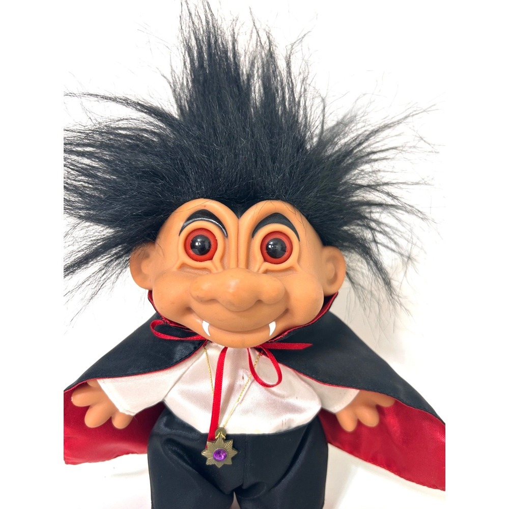 Vintage Russ Berrie Dracula Troll Red Eyes Cape Fangs Halloween Rare - Picture 2 of 8